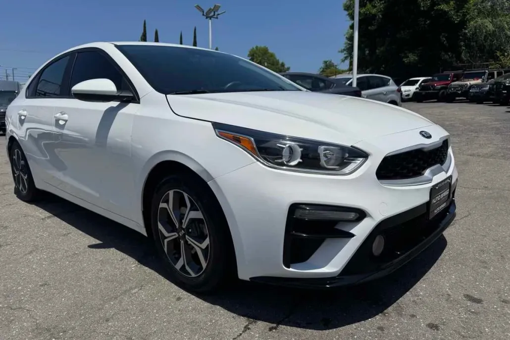 2021 Kia Forte LXS photo 1