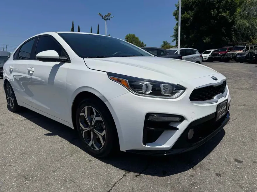 2021 Kia Forte LXS photo 1