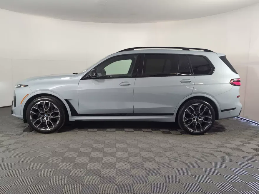 2025 Bmw X7 M60i photo 1