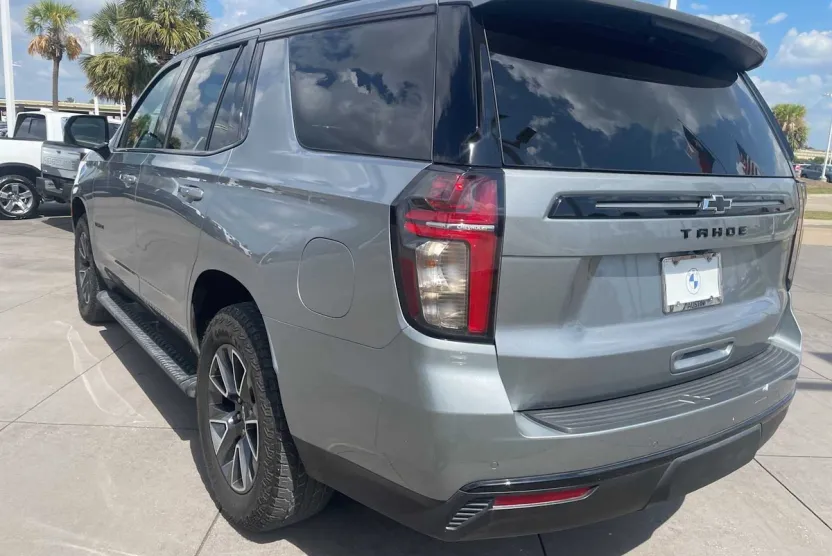 2024 Chevrolet Tahoe Z71 photo 1