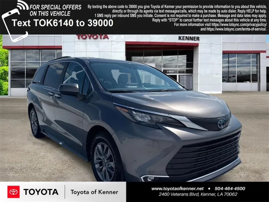 2024 Toyota Sienna XLE photo 1