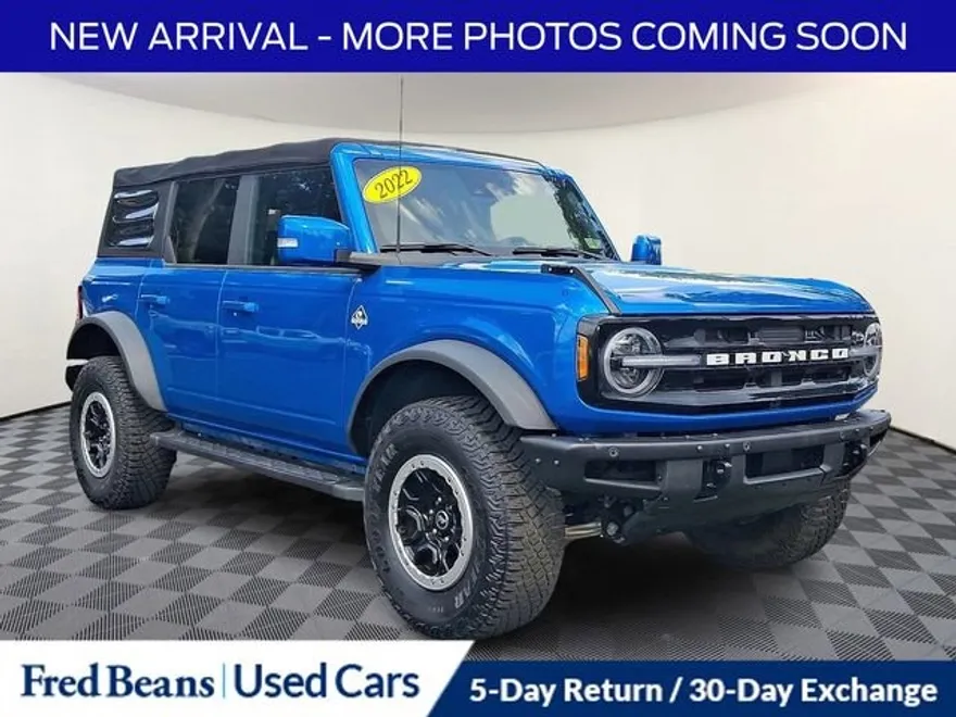 2022 Ford Bronco Outer Banks photo 1