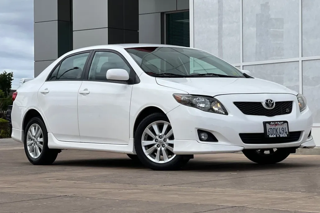 2009 Toyota Corolla S photo 1