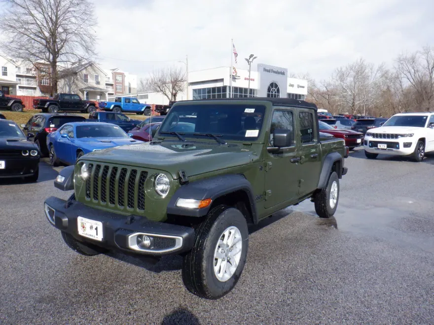 2023 Jeep Gladiator Sport S photo 1