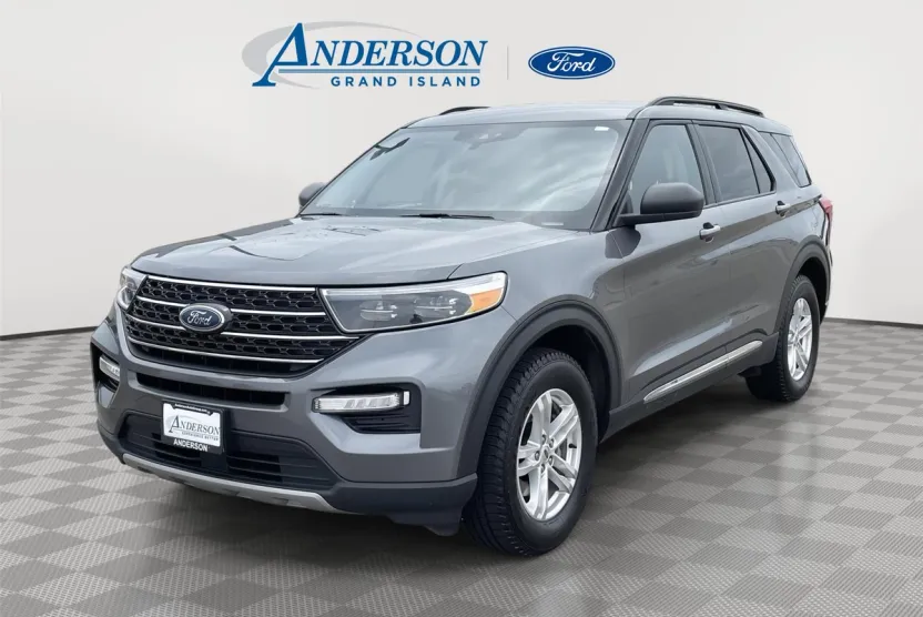 2022 Ford Explorer XLT photo 1