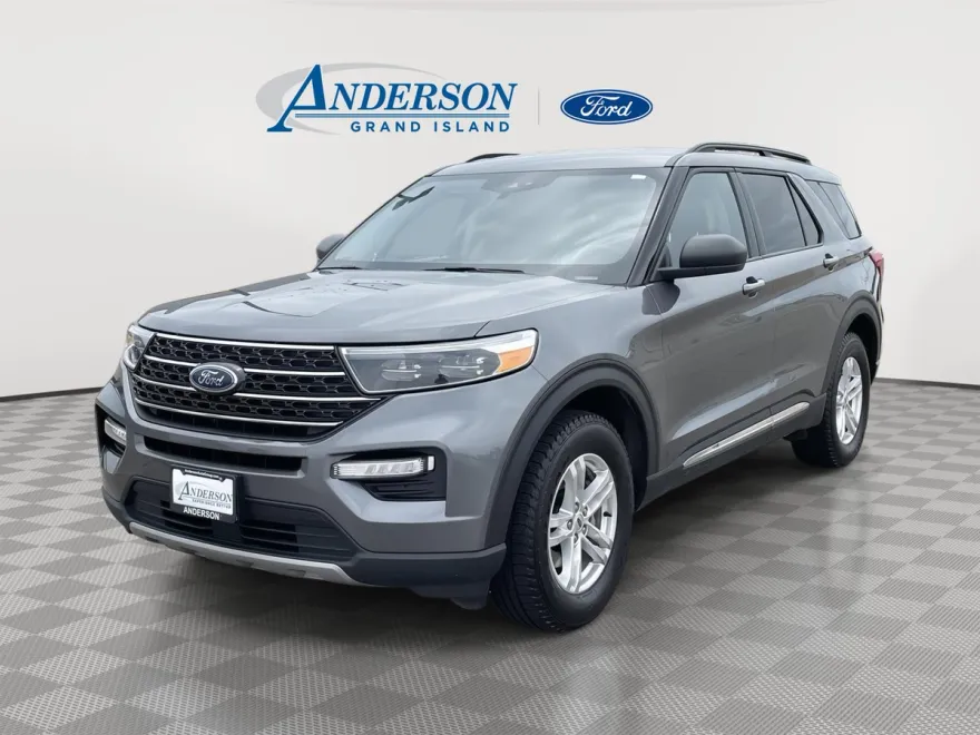 2022 Ford Explorer XLT photo 1