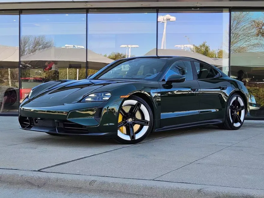 2025 Porsche Taycan Turbo S photo 1