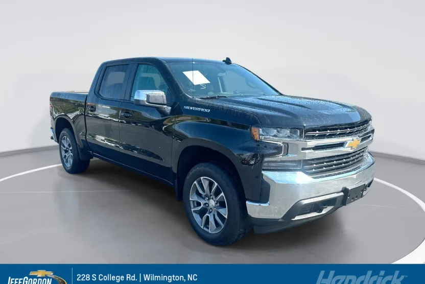 2022 Chevrolet Silverado photo 1