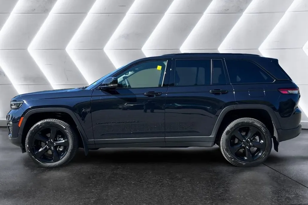 2024 Jeep Grand Cherokee Limited photo 1