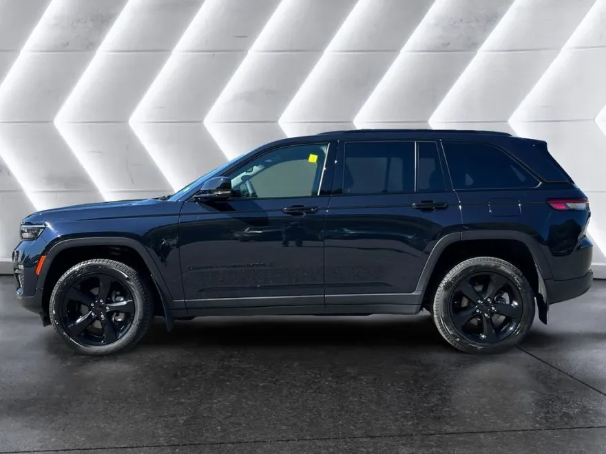 2024 Jeep Grand Cherokee Limited photo 1