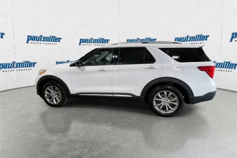 2023 Ford Explorer Limited photo 1