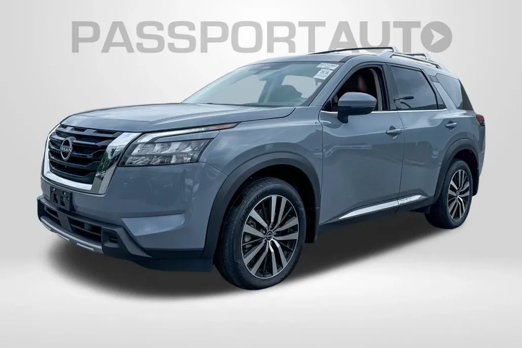 2025 Nissan Pathfinder Platinum photo 1