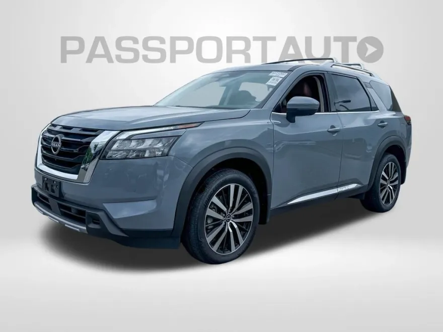2025 Nissan Pathfinder Platinum photo 1