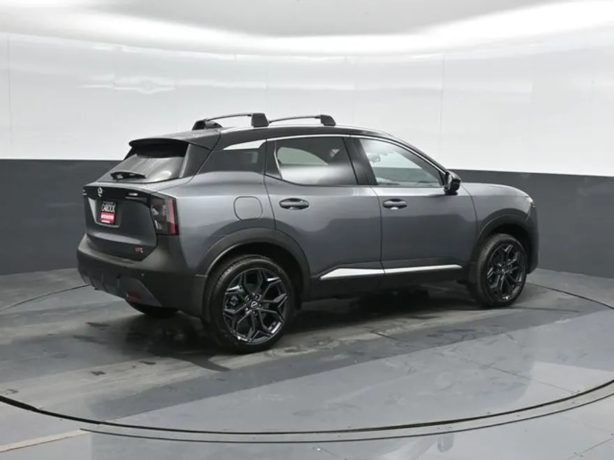 2026 Nissan Kicks SR photo 1