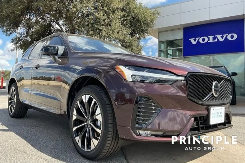 2026 Volvo XC60 B5 Plus photo 1