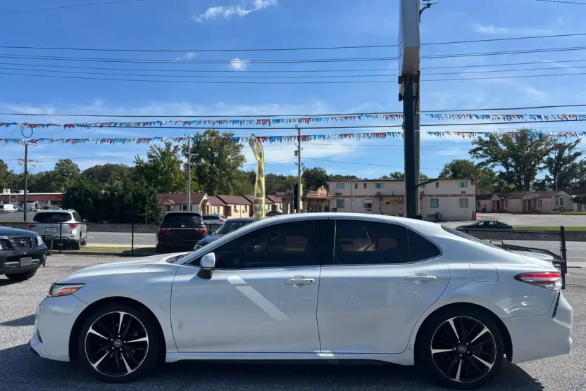 2020 Toyota Camry XSE photo 1