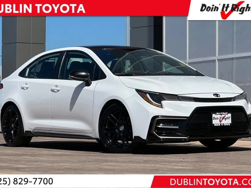2022 Toyota Corolla SE photo 1