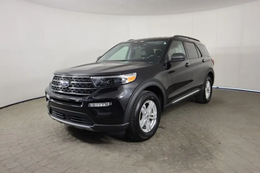 2022 Ford Explorer XLT photo 1