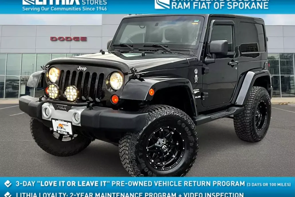 2012 Jeep Wrangler Sahara photo 1