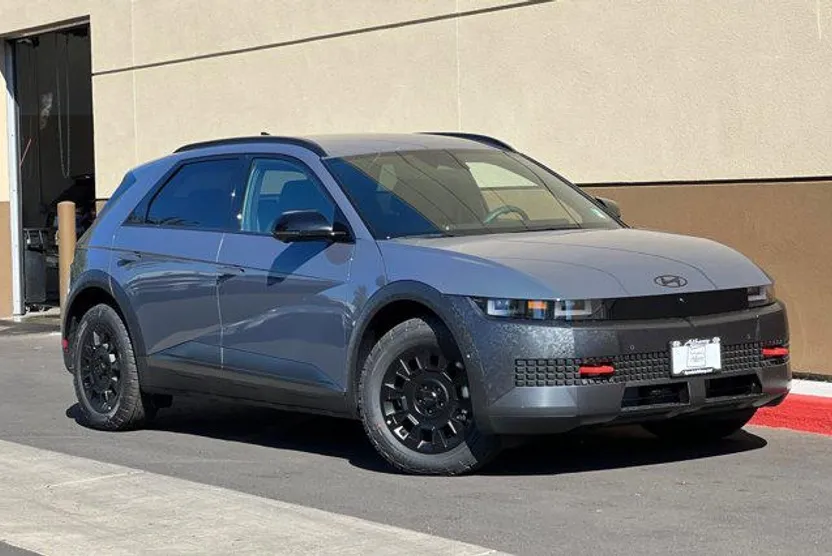 2025 Hyundai Ioniq 5 photo 1