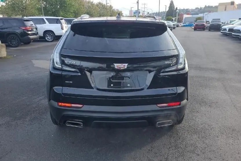 2023 Cadillac XT4 Sport photo 1