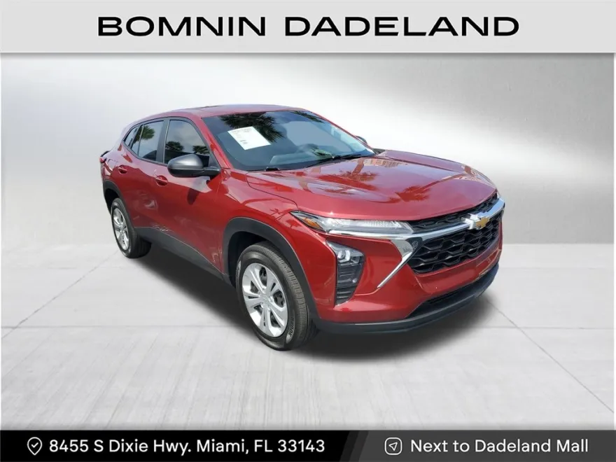 2025 Chevrolet Trax LS photo 1