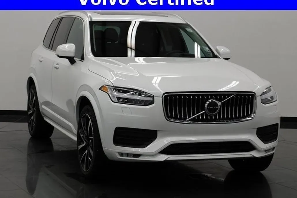 2022 Volvo XC90 T6 Momentum photo 1