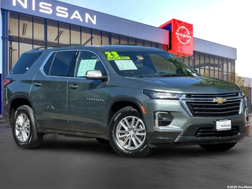 2023 Chevrolet Traverse 1LT photo 1