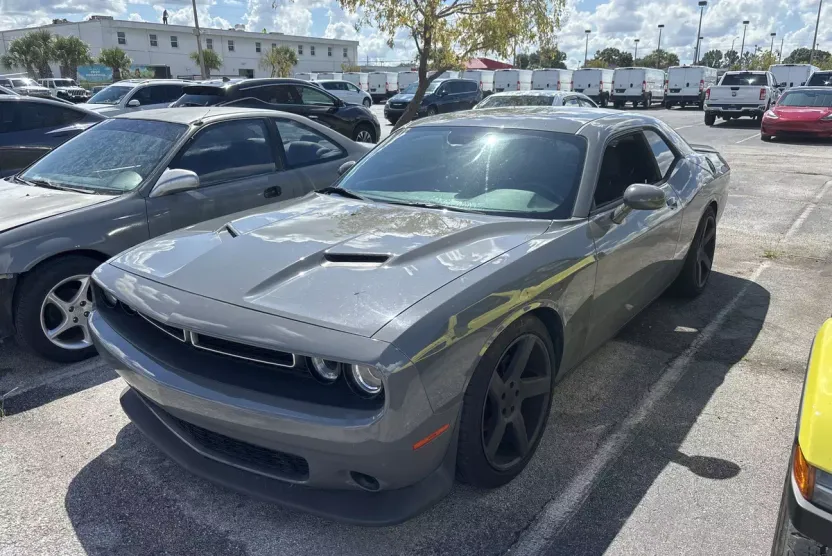 2018 Dodge Challenger SXT photo 1