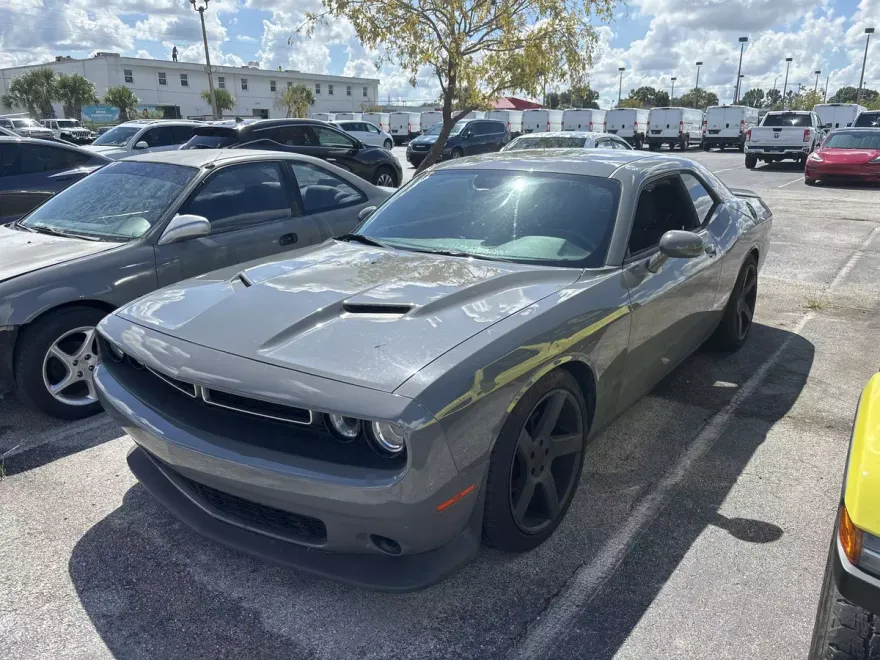 2018 Dodge Challenger SXT photo 1