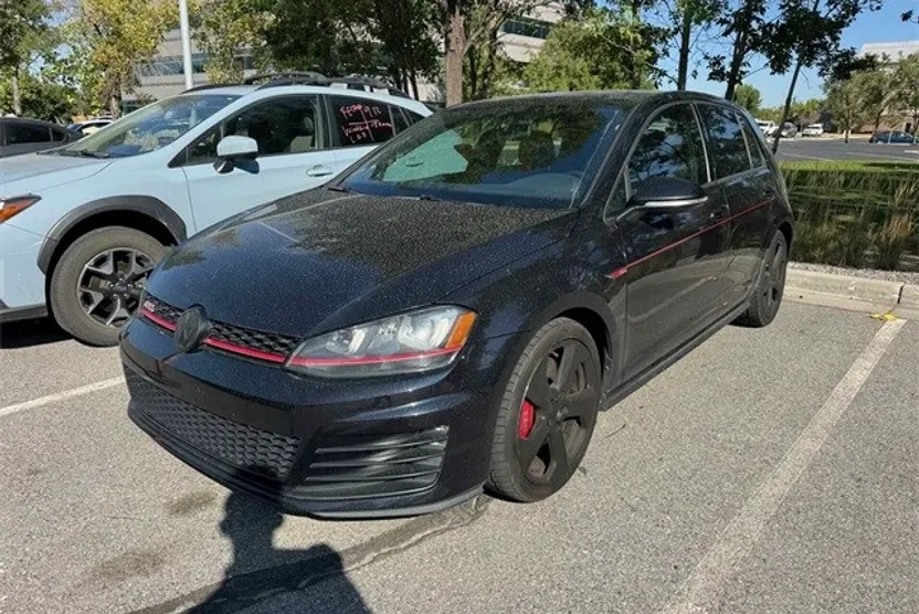 2017 Volkswagen Golf GTI SE photo 1