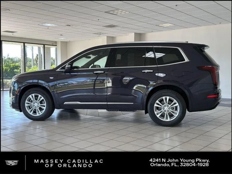 2025 Cadillac XT6 Luxury photo 1