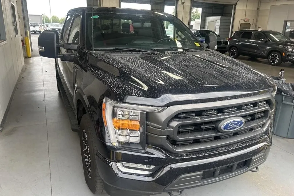 2023 Ford F-150 XLT photo 1