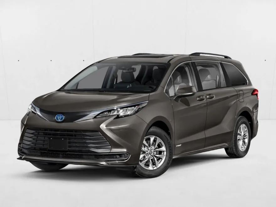 2022 Toyota Sienna LE photo 1
