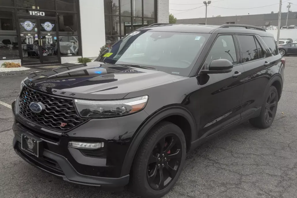 2022 Ford Explorer ST photo 1