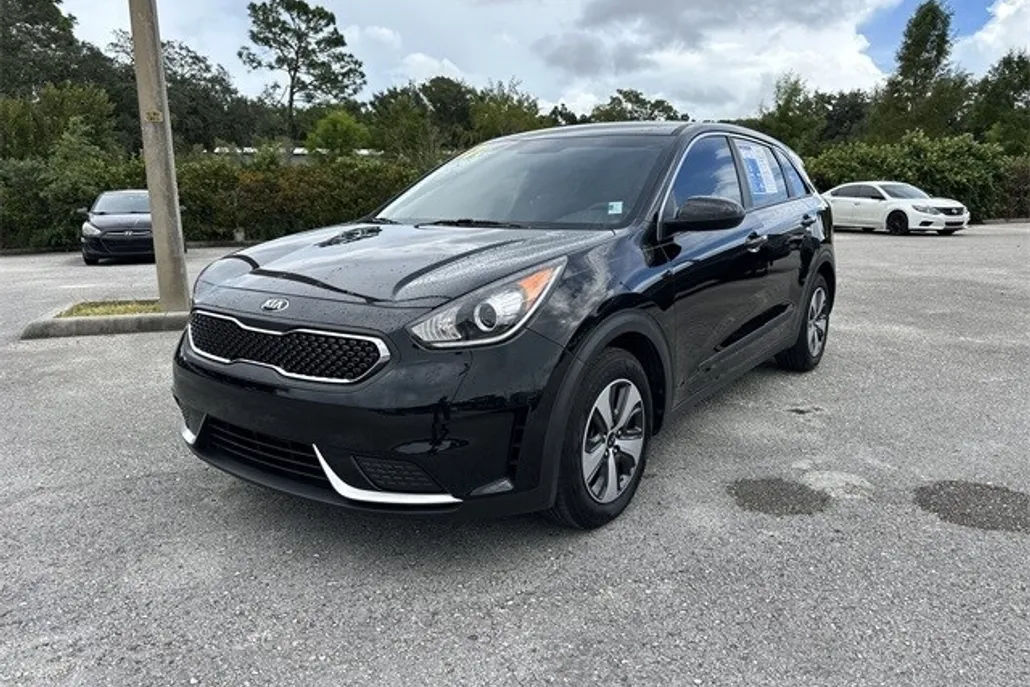 2017 Kia Niro FE photo 1