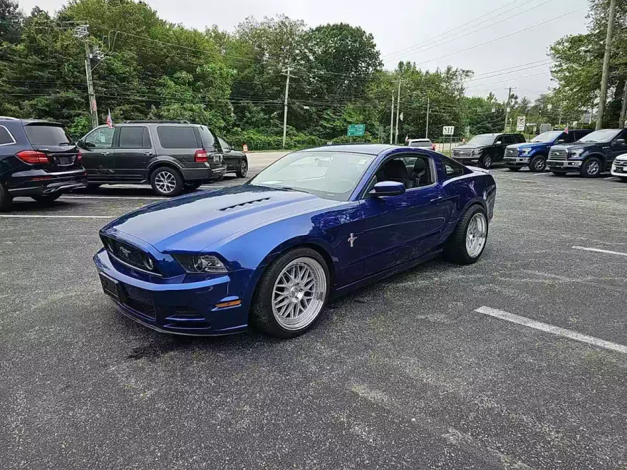 2014 Ford Mustang GT photo 1