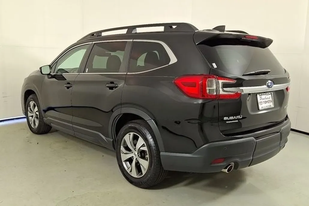 2023 Subaru Ascent Premium photo 1