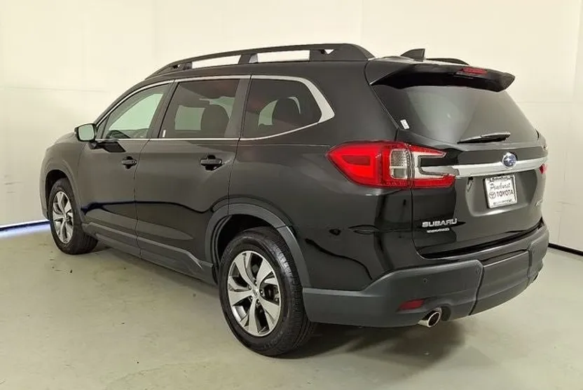 2023 Subaru Ascent Premium photo 1