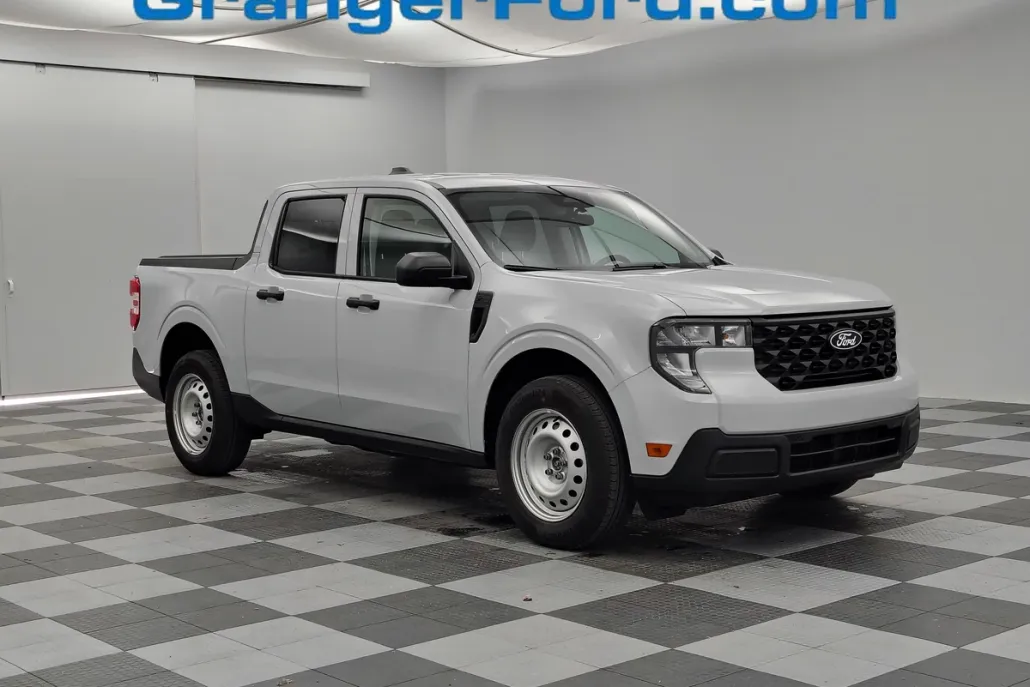 2025 Ford Maverick XL photo 1