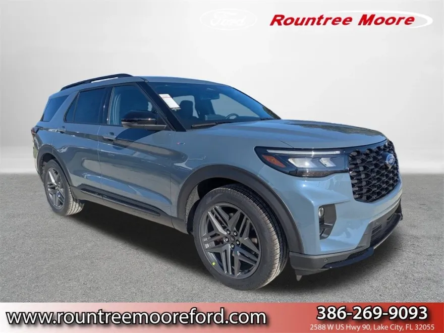 2025 Ford Explorer ST-Line photo 1