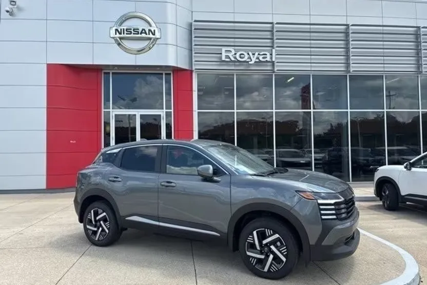 2025 Nissan Kicks SV photo 1