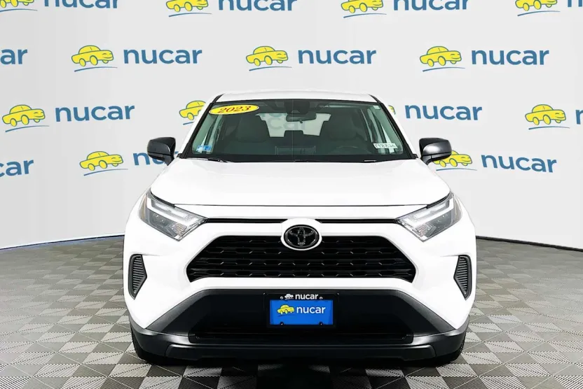 2023 Toyota RAV4 LE photo 1