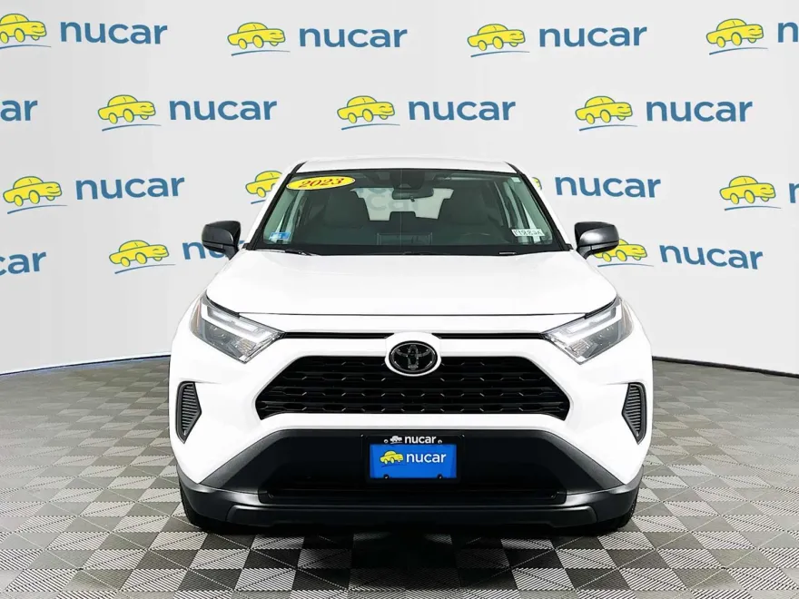 2023 Toyota RAV4 LE photo 1