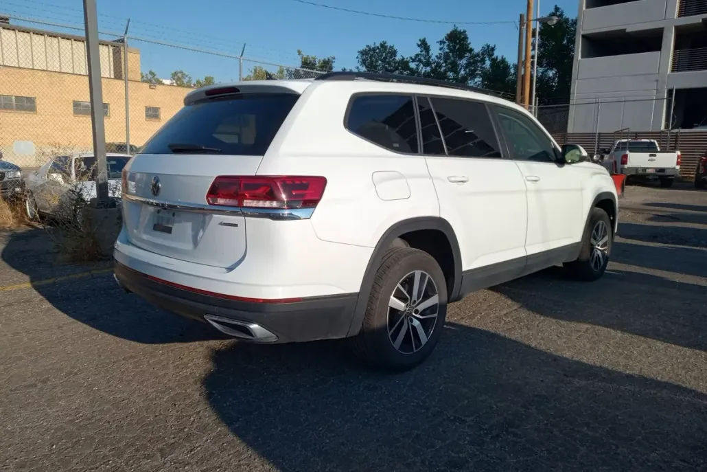 2023 Volkswagen Atlas SE photo 1