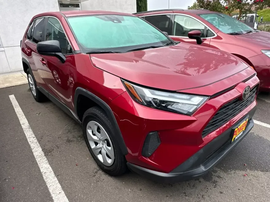 2024 Toyota RAV4 LE photo 1