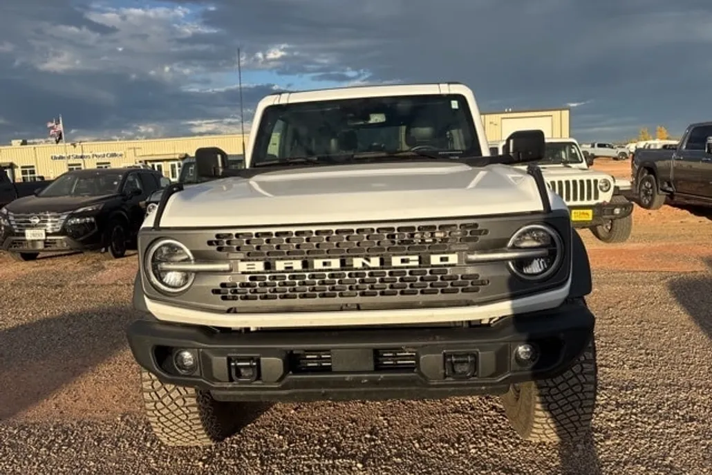 2023 Ford Bronco Badlands photo 1