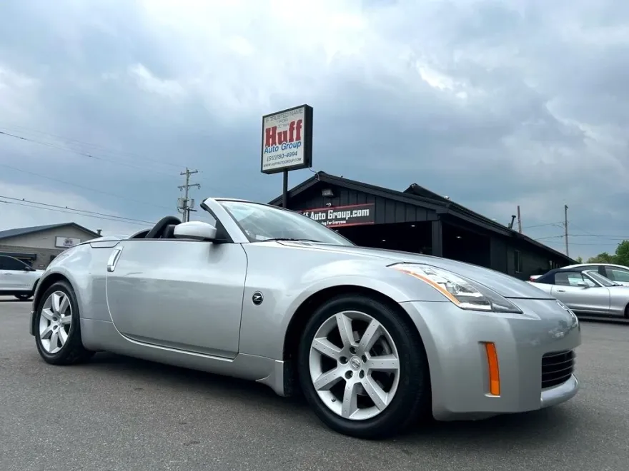 2005 Nissan 350Z Touring photo 1