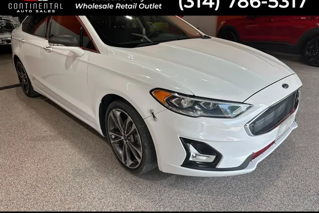 2019 Ford Fusion Titanium photo 1
