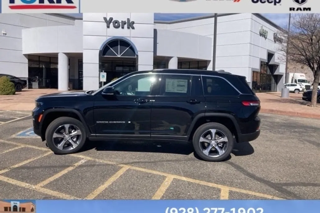 2025 Jeep Grand Cherokee Limited photo 1